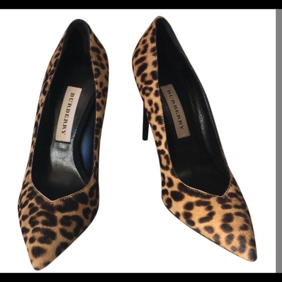 Burberry Barbara Pump - Picture 3 of 4
